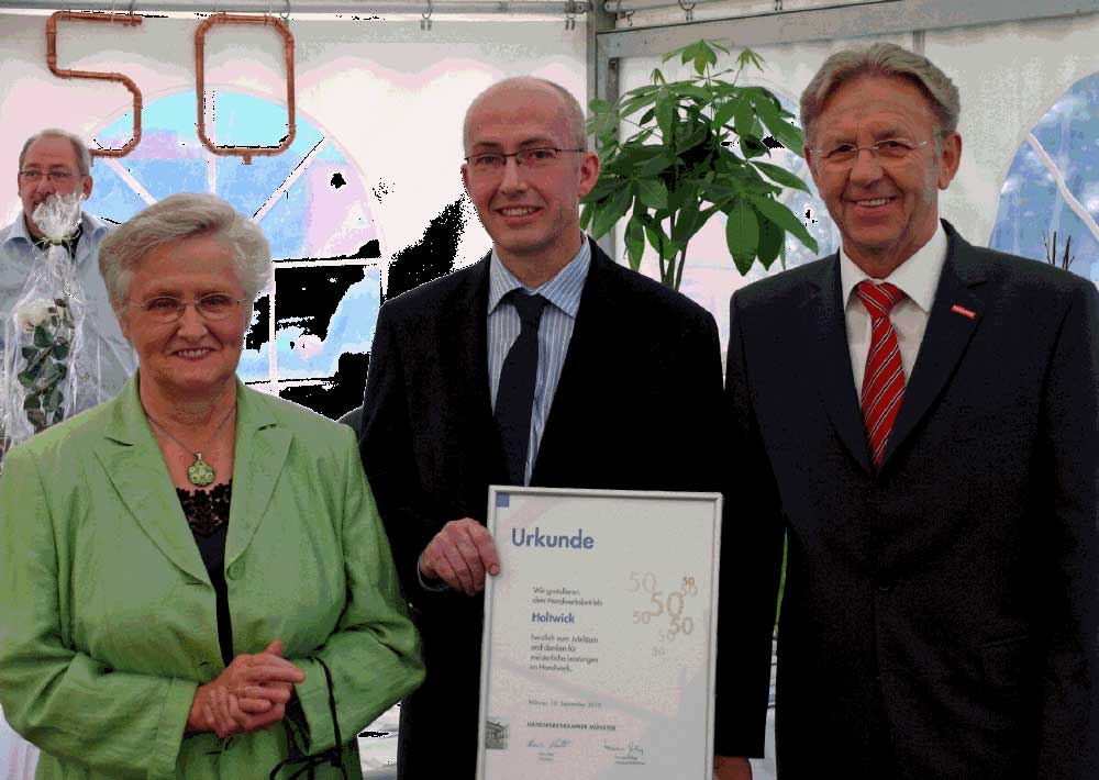 Die Firma Peter Holtwick Gmbh & Co. KG in Velen-Ramsdorf feiert ihrJubiläum